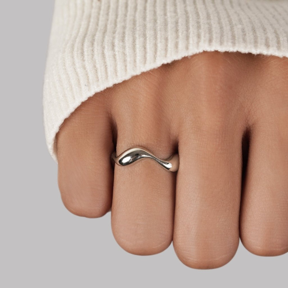 Waves - Anillo Minimalista