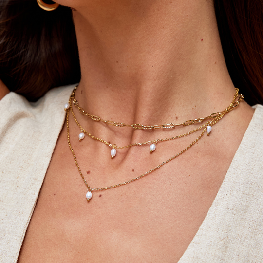 Collar de perlas en capas