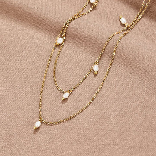 Collar de perlas en capas